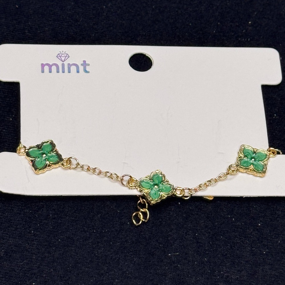 Mint Gold Tone Green Clover 7-9inch Bracelet